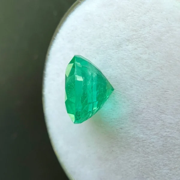 2.45ct Natural VIVID Green Zambian Emerald Round Cut Gem 8.5mm - Image 2