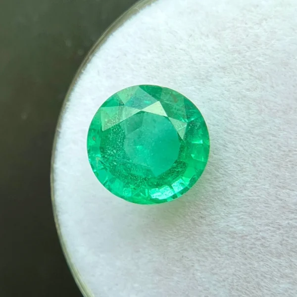 2.45ct Natural VIVID Green Zambian Emerald Round Cut Gem 8.5mm - Image 4