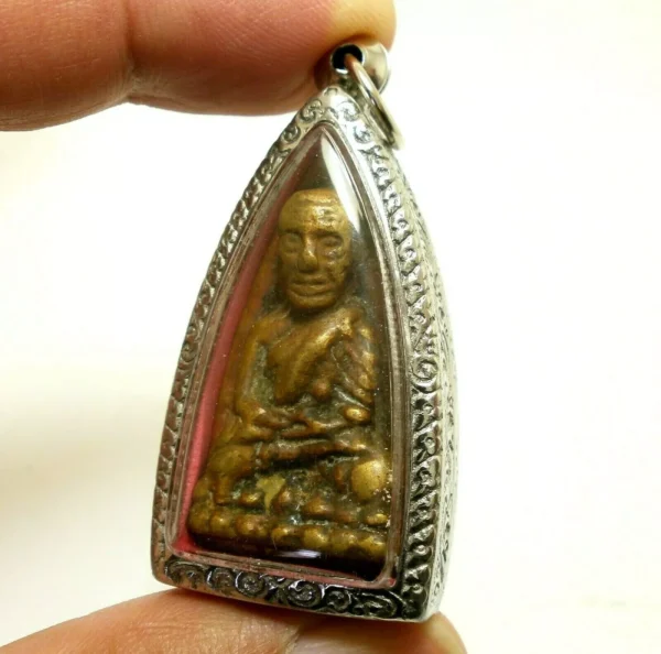 LP TUAD 2505 THUAD WAT CHANGHAI 1962 THAI LIFE PROTECTION BUDDHA LUCKY PENDANT - Image 3